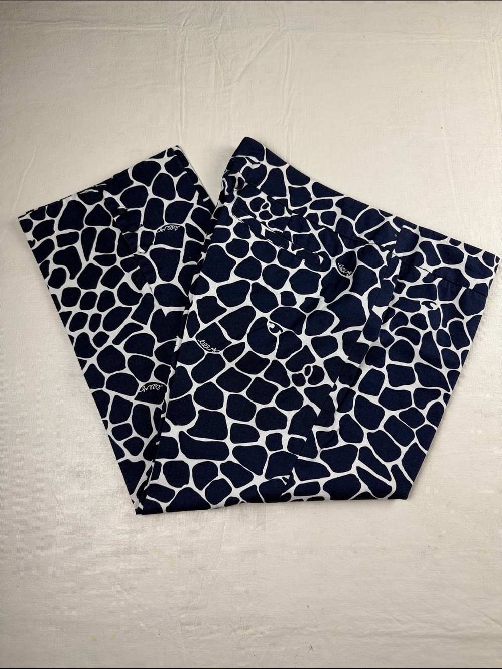 Lilly Pulitzer Navy White Print Palm Beach Fit Capri Pants Ankle Buttons Size 12